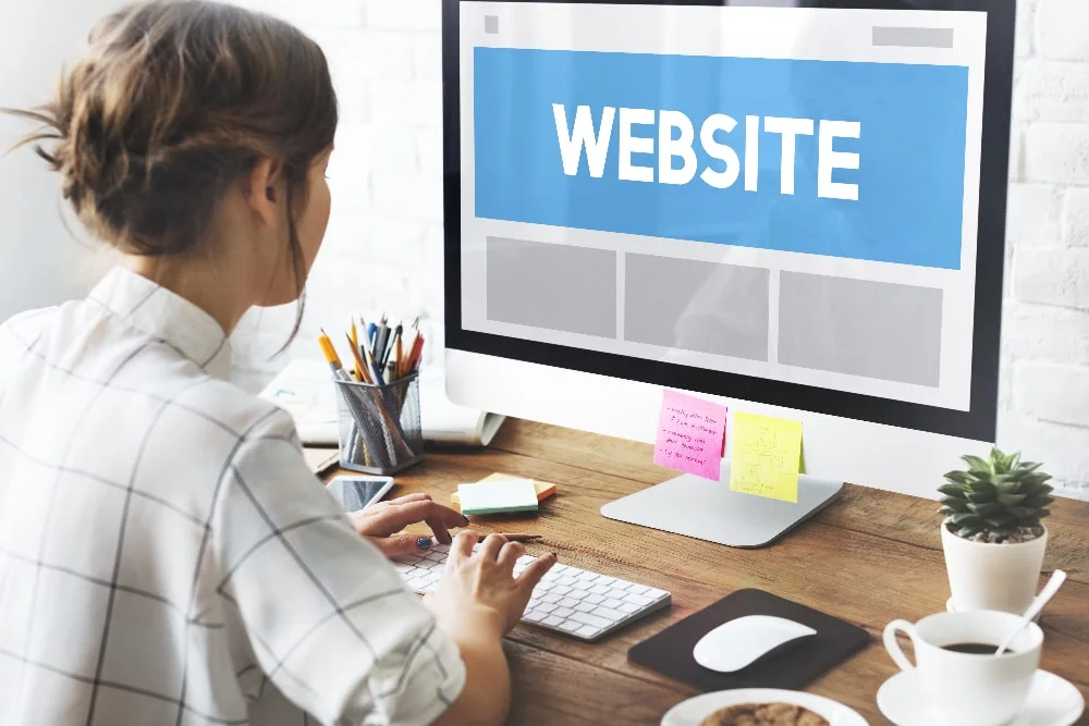 Site web entreprise avantages visibilité crédibilité conversion